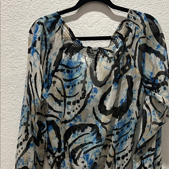 Elegant Blue and Black Women's Blouse - Picture 6 of 7